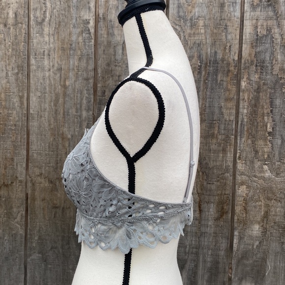 Aerie Grey Lace High Neck Bralette Size M - Picture 2 of 4